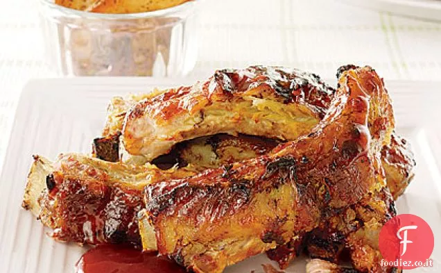 Costole posteriori del bambino cotte lentamente