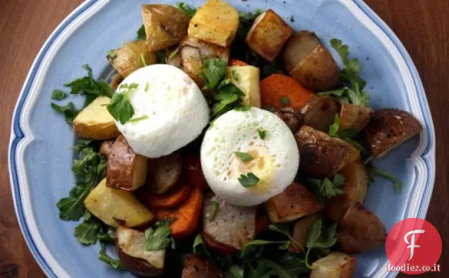 Patate, topinambur, rucola e un uovo in camicia