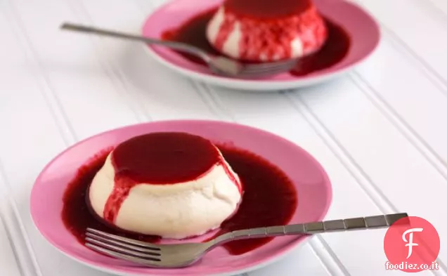 Panna Cotta con Salsa di Lamponi