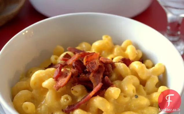 Arrosto Butternut Squash & Brie Mac & formaggio con pancetta affumicata