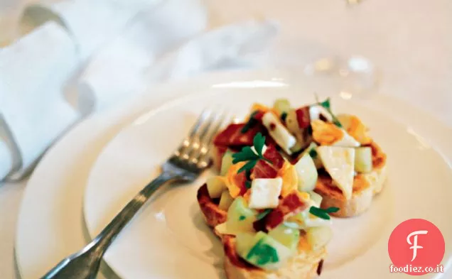 Insalata di pancetta, uova e cetrioli