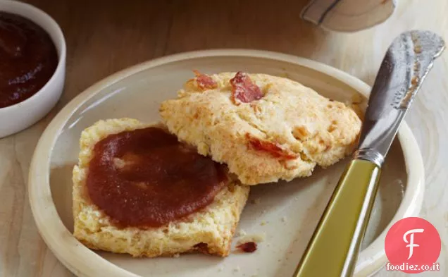 Biscotti al bacon con burro di mele arrosto