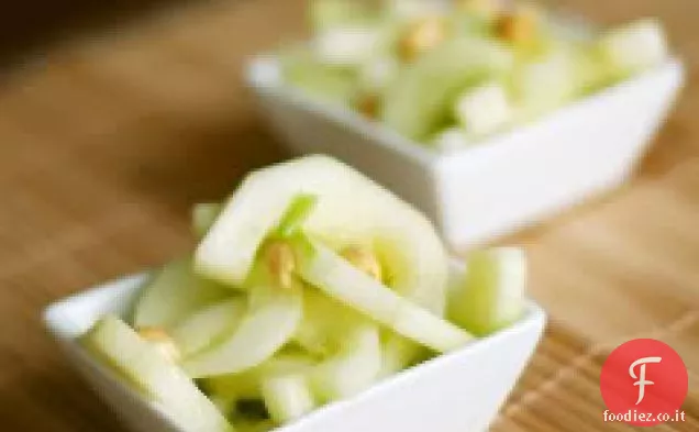 Insalata di cetrioli con condimento all'aceto di riso