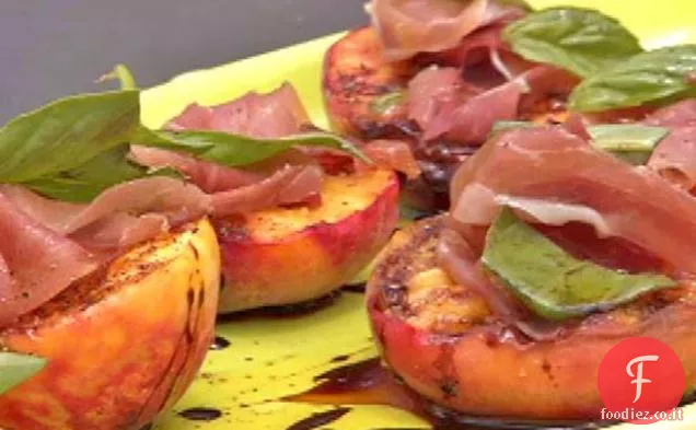 Pesche Grigliate con Prosciutto e Balsamico