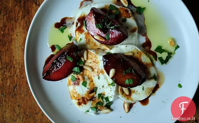 Mozzarella di Bufala con Prugne Glassate al Balsamico, Pinoli e Menta