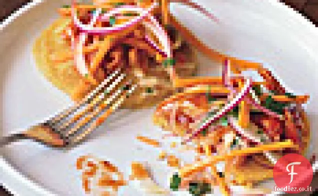 Hoecake di pollo alla griglia con Slaw all'aceto