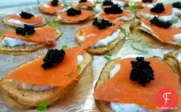 Salmone affumicato e crema di aneto magro con caviale al forno