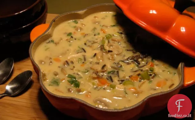 Crema di pollo e zuppa di riso selvatico