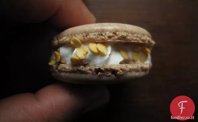 Macarons al cioccolato messicano con crema di peperoncino