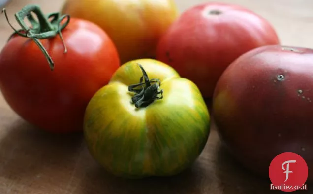 Insalata di pomodoro con salsa di panna