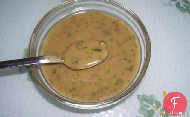 Condimento per insalata di acciughe