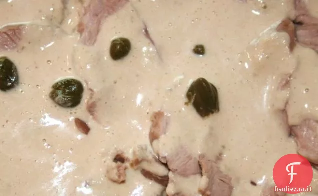 Tacchino Tonnato (Tacchino freddo italiano in salsa di capperi di tonno)