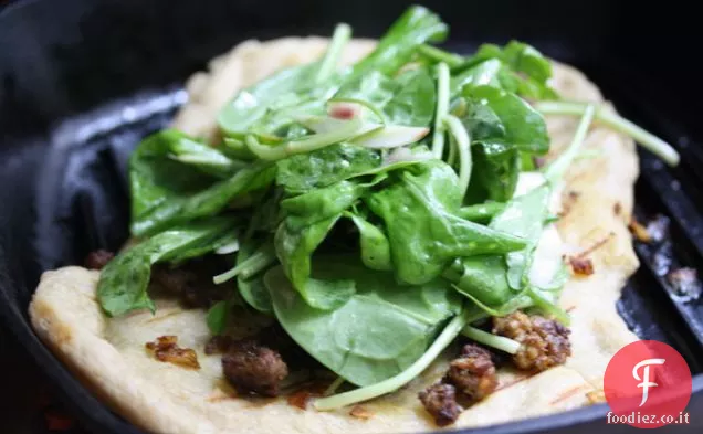 Pane alla griglia di Merguez con insalata di finocchio e rucola
