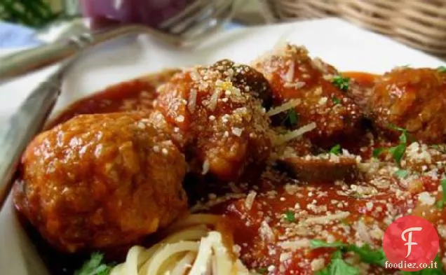 Spaghetti con Olive e Pomodoro (Spaghetti Alla Puttanesca)