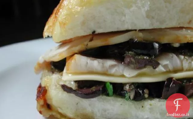 Panino alla Muffuletta