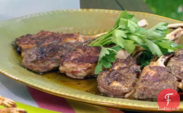 Costolette di agnello alla griglia con Rosmarino, sale e Tapanade Aioli