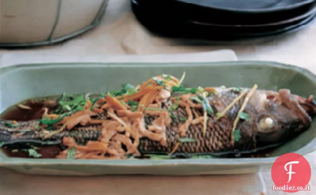 Branzino al vapore con carne di maiale tritata