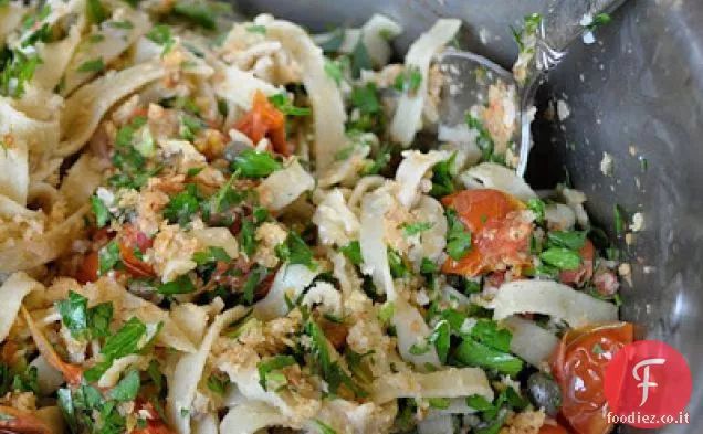 Pasta con ripieno di mollica di pane di acciughe