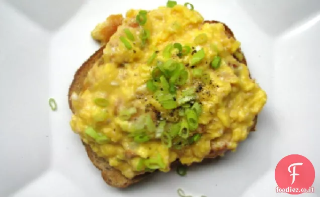 Trota affumicata e uova Scramble
