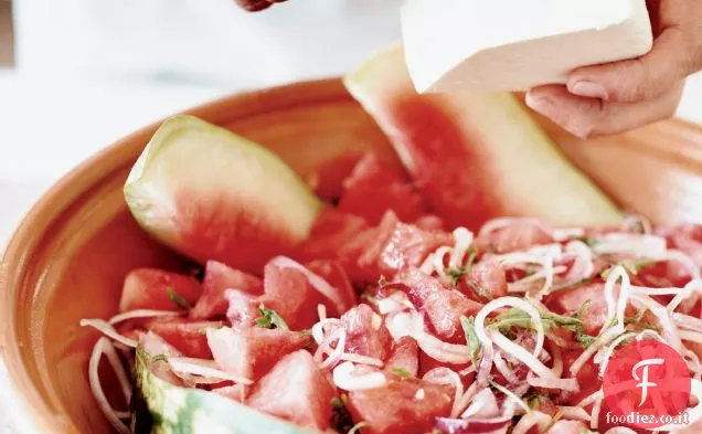 Insalata di anguria e rucola con noci