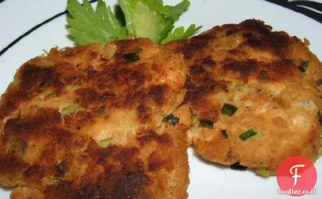 Torte di salmone con maionese alle erbe al limone
