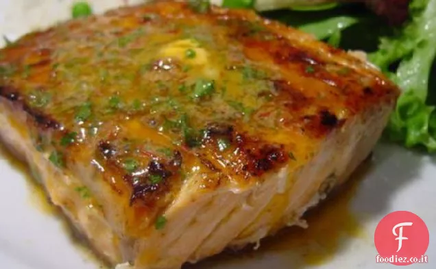 Salmone alla griglia con Chipotle-Burro alle erbe