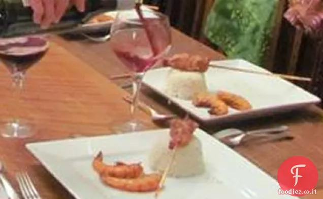 Satay di pollo con salsa di arachidi fatta in casa
