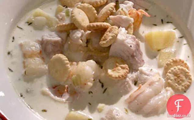 Zuppa di patate e frutti di mare