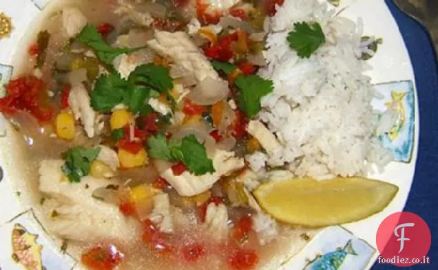 Zuppa di pesce calda e piccante