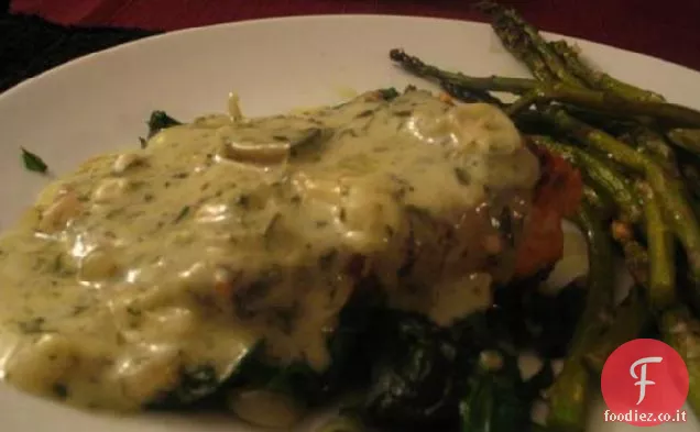 Salmone scottato su spinaci Baby