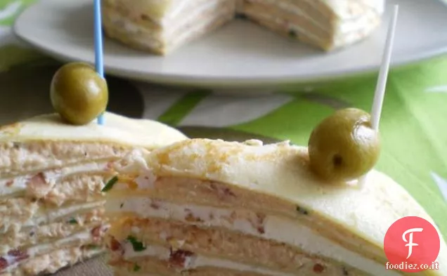 Antipasti di crepe di salmone e crema di formaggio