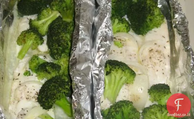 Pesce alle erbe e verdure alla brace o al forno