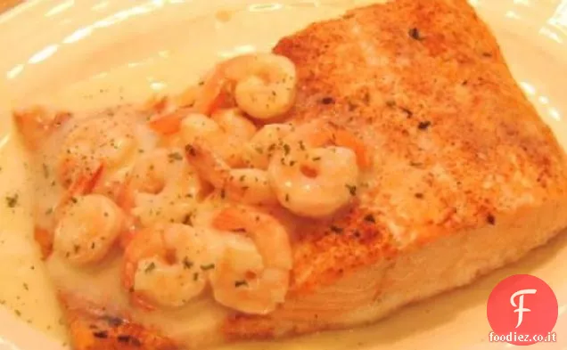 Salmone con salsa di gamberetti alle erbe Ww
