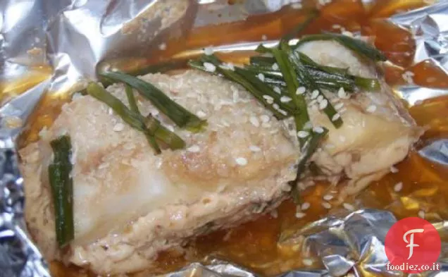 Pesce al vapore in pacchetti