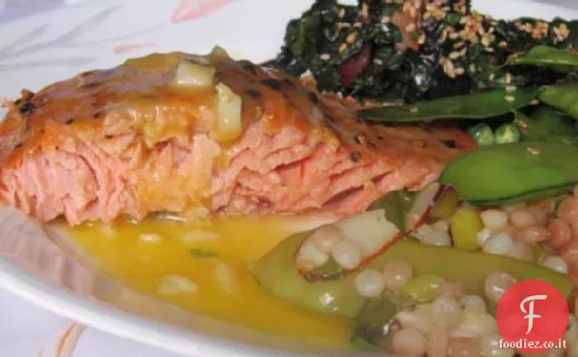 Salmone al cedro con Vinaigrette di senape dolce