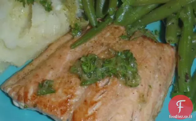 Salmone Panfried, poltiglia di aglio e fagiolini