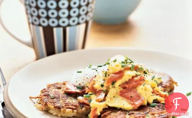 Salmone affumicato cremoso - Uova strapazzate su frittelle di patate Asiago