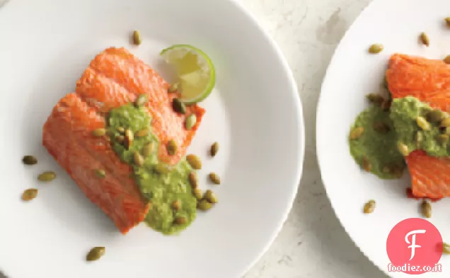 Salmone scottato in padella con semi di zucca-Pesto di Coriandolo