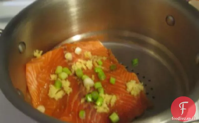 Salmone al vapore con glassa di soia