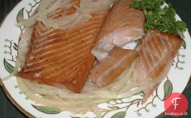 Salmone affumicato in salamoia