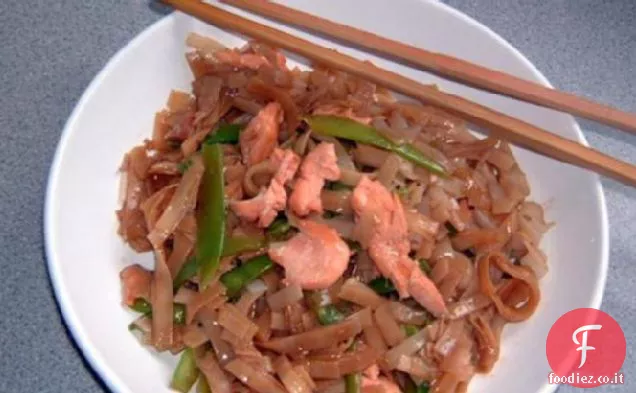 Insalata di spaghetti al salmone