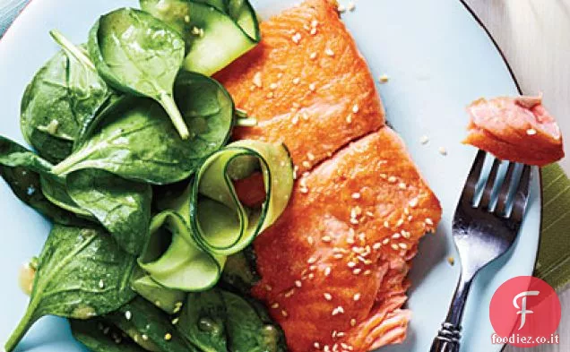 Salmone con insalata di spinaci e Vinaigrette di Miso
