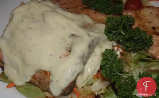 Salmone alla griglia con senape Salsa di aneto