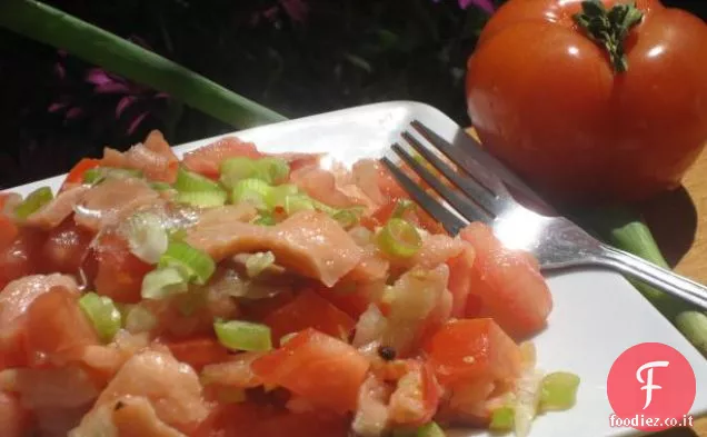 Salmone marinato scottato in una crosta di pepe