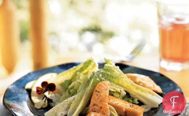 Insalata di salmone alla griglia Caesar