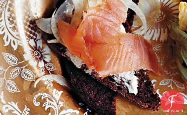 Piatto di salmone affumicato con insalata di finocchi