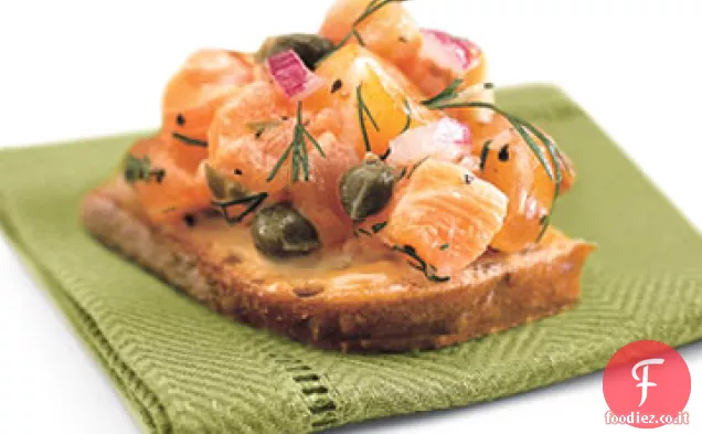 Tartare di Salmone su pane integrale