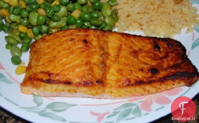 Salmone speziato con salsa di senape