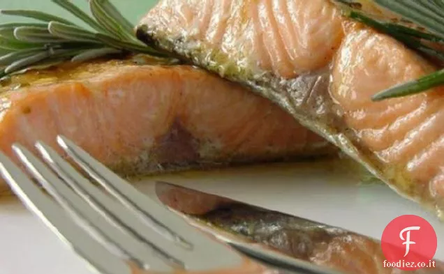 Salmone alla griglia o al forno con lavanda