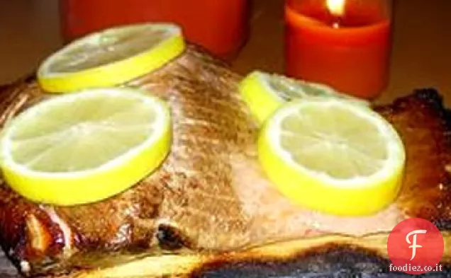 Salmone canadese con tavole di cedro
